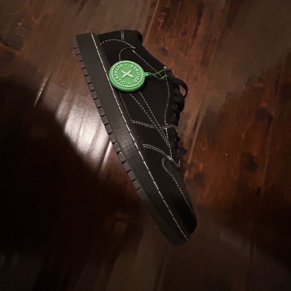 Brand new Travis Scott phantoms from stock x for my little brother